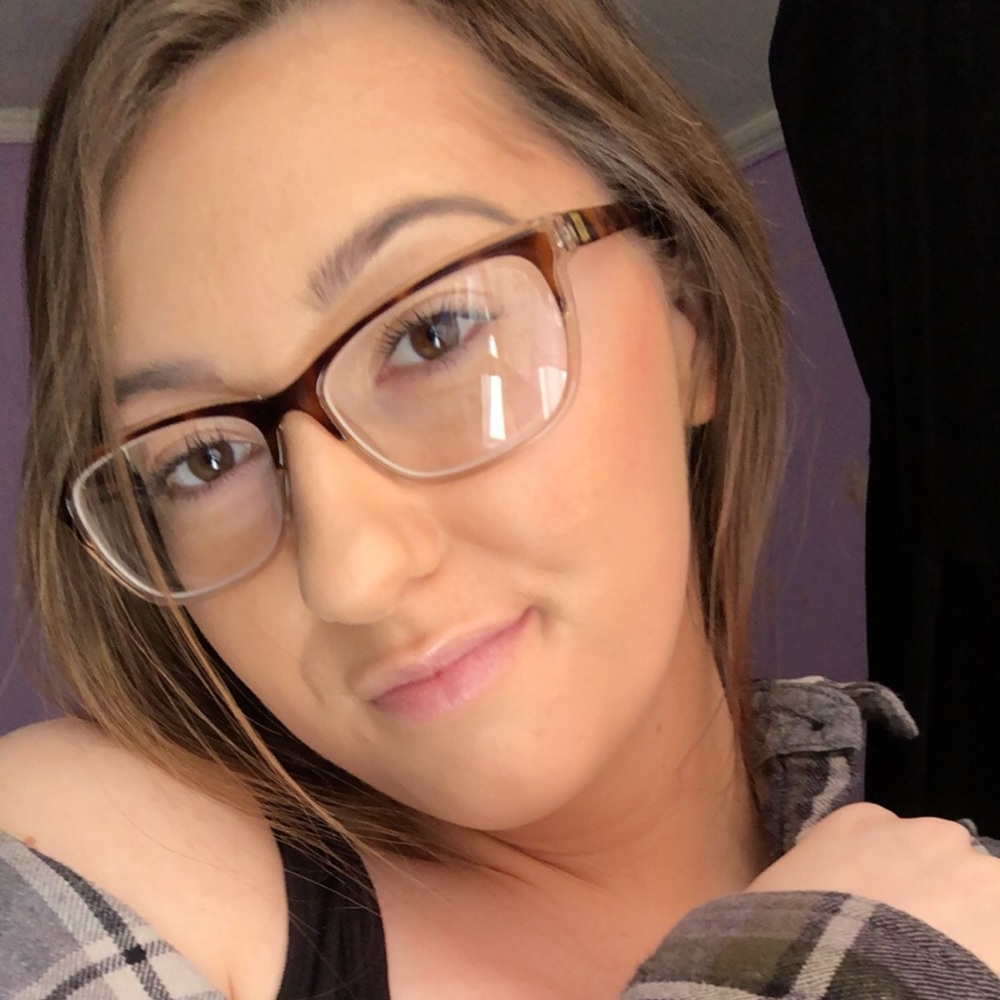 Meet your Posher, Carrie